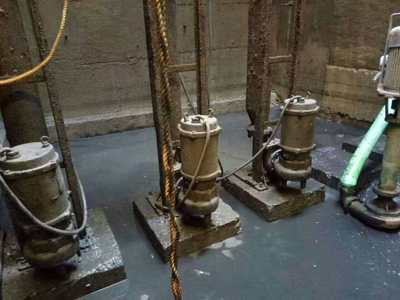 永川污水池清理